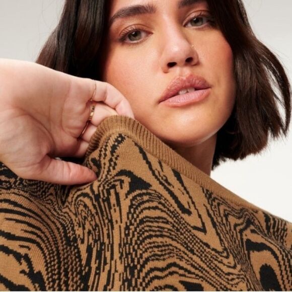 Good American Swirl Intarsia Crop Boxy Sweater NWT
Size 5/6 in Sepia002 - Picture 5 of 15